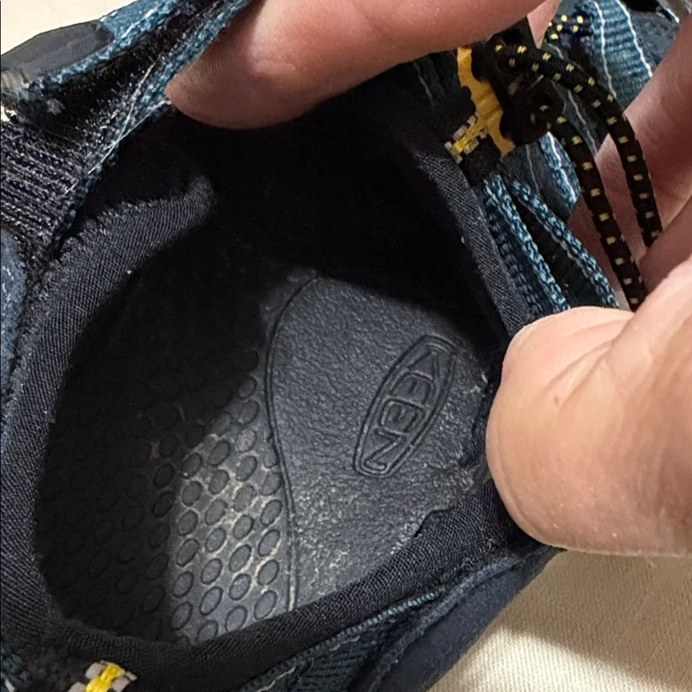 Keen Kids Size 3 Water Hiking Shoes - Navy and Black